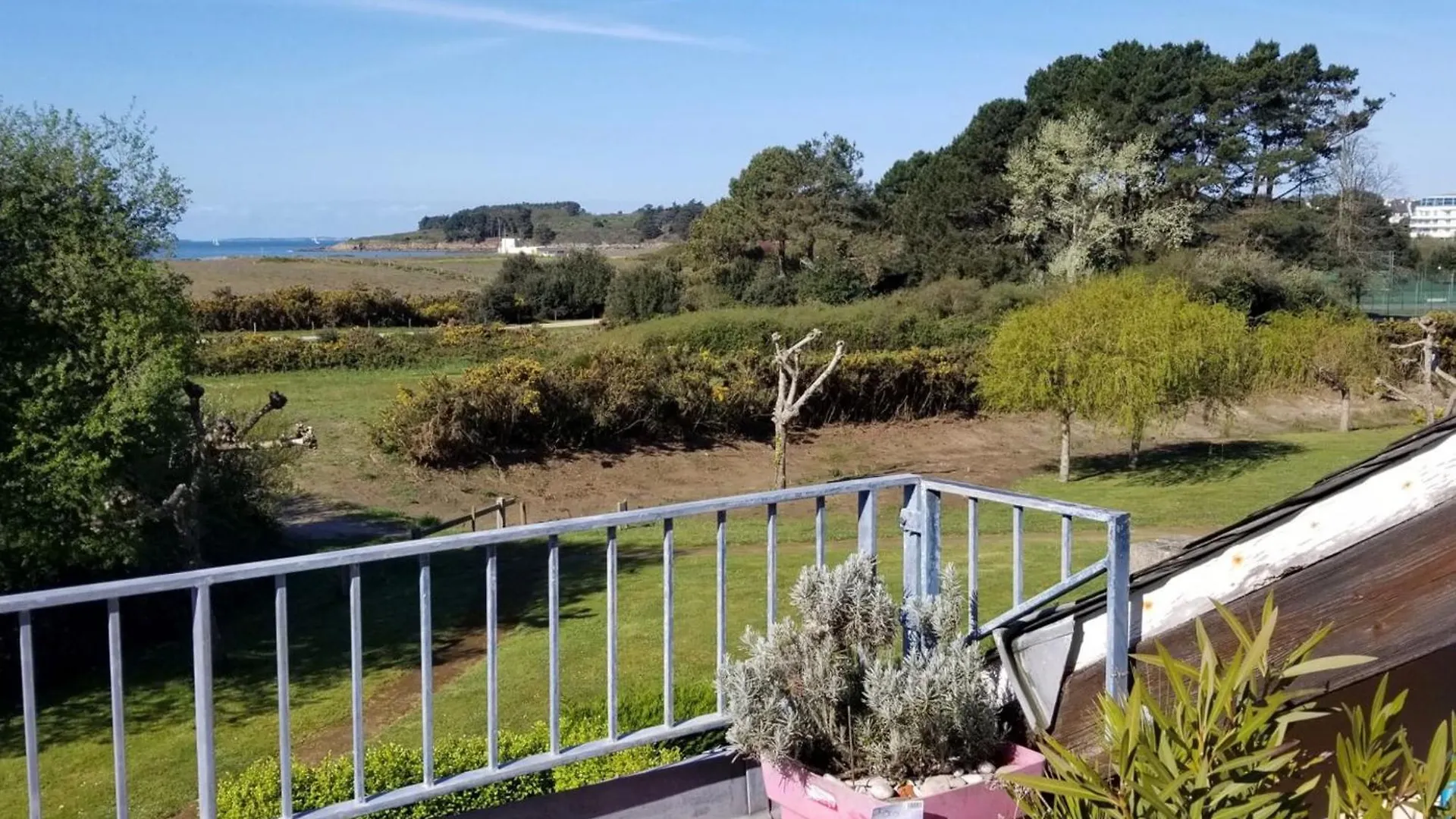 Duplex T4 Renove A Arzon, 5 Pers, Proche Plage - Fr-1-775-19 0*, Arzon